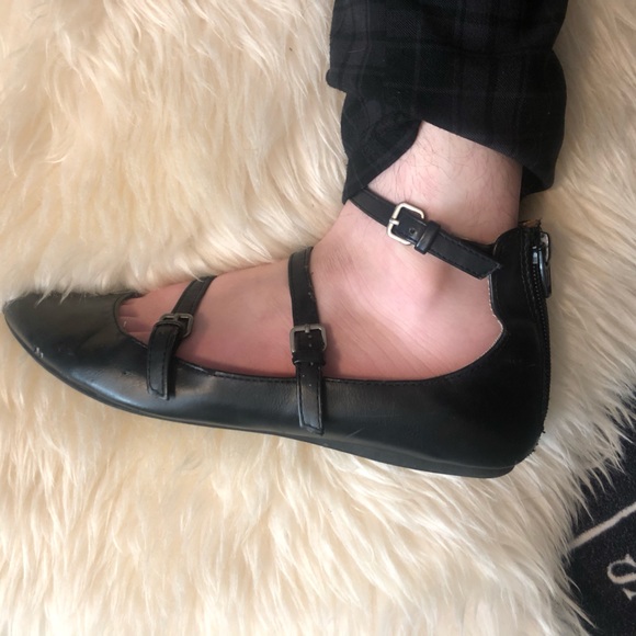 Gothic Pointed Toe Buckle Flats Pikes - Picture 2 of 9